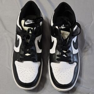 Nike Sz 7 Womens Dunk Low Retro "Panda"